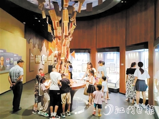 開平豐富的文化展覽，讓市民、游客在這個(gè)小長(zhǎng)假過得有“知”有味。