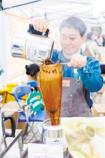 在咖啡博覽會上可以近距離感受咖啡茶飲師的風(fēng)采。