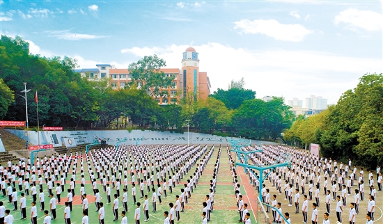 鶴山將繼續(xù)優(yōu)化集團化辦學模式，發(fā)揮龍頭學校優(yōu)勢。圖為鶴山一中