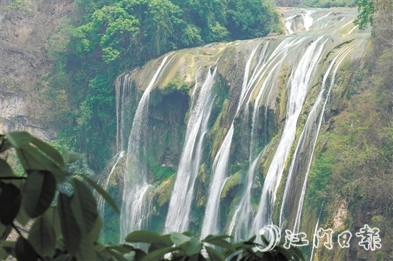 團(tuán)友可以領(lǐng)略黃果樹(shù)瀑布?jí)延^的景象。