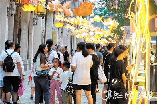 端午假期選擇到縣域旅游的人越來越多。