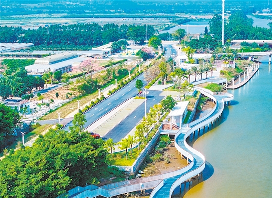 去年二月，市委十四屆四次全會首次提出深圳江門合作“在銀湖灣濱海新區(qū)加快規(guī)劃建設深江經(jīng)濟合作區(qū)”。圖為配套設施不斷完善的銀湖灣濱海新區(qū)。江門市銀湖灣濱海新區(qū)管理委員會供圖