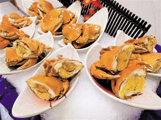 花雕醉蟹是簡(jiǎn)莊美食餐廳的招牌菜。
