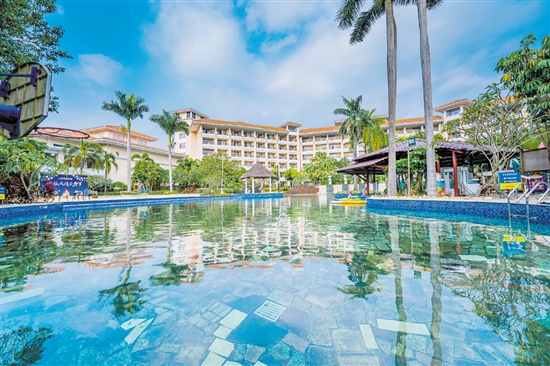 天氣漸涼，泡溫泉越來越受到市民游客歡迎。