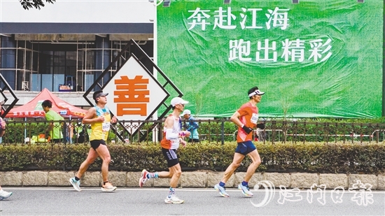郭衛(wèi)強拿出帶兵打仗的作風(fēng)，確保每件事都有著落、有回音。