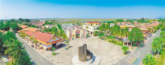 有“小小聯(lián)合國(guó)”之稱(chēng)的海宴鎮(zhèn)五豐村是全國(guó)鄉(xiāng)村旅游重點(diǎn)村、國(guó)家3A級(jí)旅游景區(qū)。