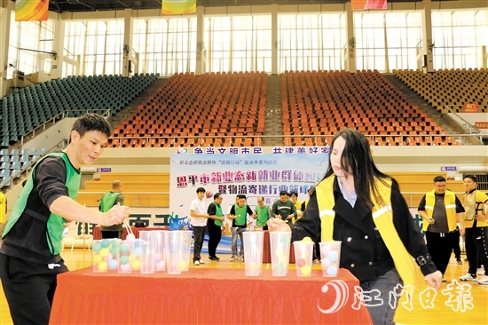 各支隊伍的隊員使出渾身解數(shù)，為榮譽而戰(zhàn)。