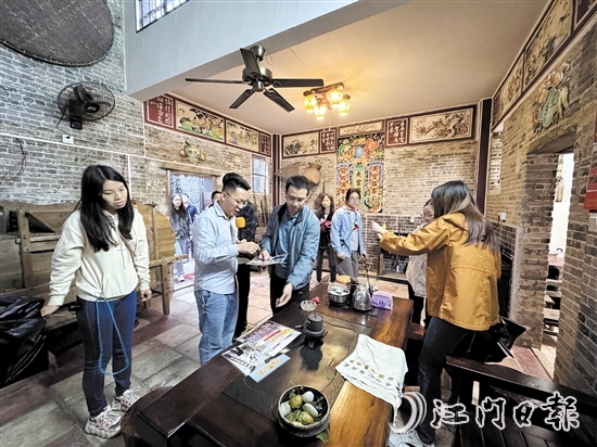 長沙街道“開元學(xué)堂”與百合鎮(zhèn)“文雍學(xué)堂”開展共建活動，交流學(xué)習(xí)推動“百千萬工程”的先進(jìn)經(jīng)驗。