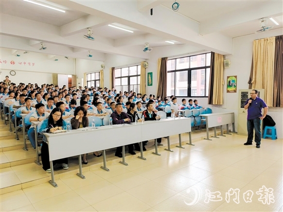 “僑都科技工作者”郭俊飛分享自身奮斗經(jīng)歷。