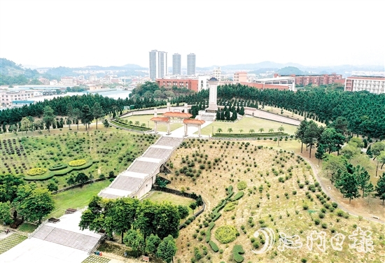 鶴山市烈士陵園改造升級工程全面完成。