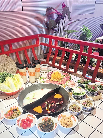 食用一頓火鍋的時間最好控制在1個小時之內(nèi)，次數(shù)以一周一次為宜。