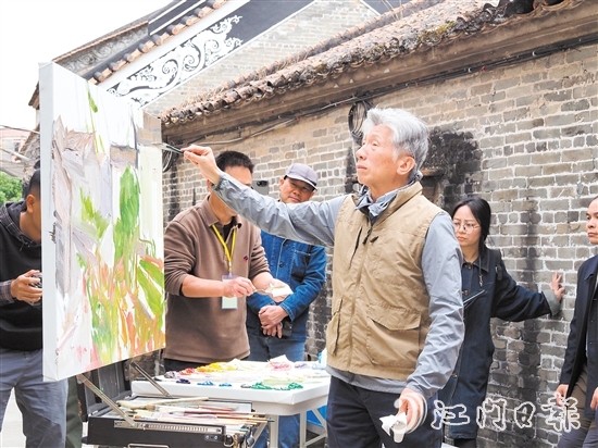 雅瑤鎮(zhèn)陳山村的獨(dú)特韻味吸引不少藝術(shù)家和愛好者前來采風(fēng)寫生。