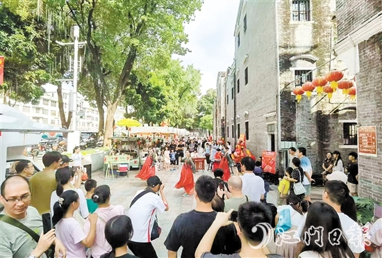 每到節(jié)假日，啟明里一帶總是人氣十足。