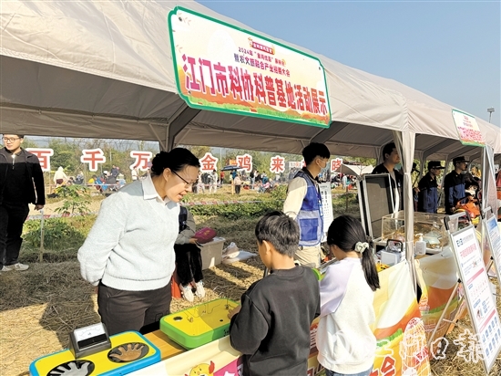 金雞焗雞讓大小朋友“食過翻尋味”。