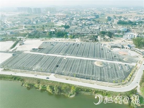 兩個(gè)停車(chē)場(chǎng)項(xiàng)目將為游客提供5500個(gè)停車(chē)位，有效緩解景區(qū)“停車(chē)難”。