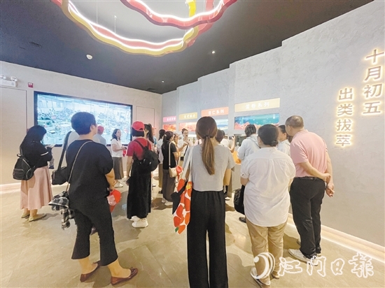 職工旅游團(tuán)參觀本地企業(yè)十月初五。