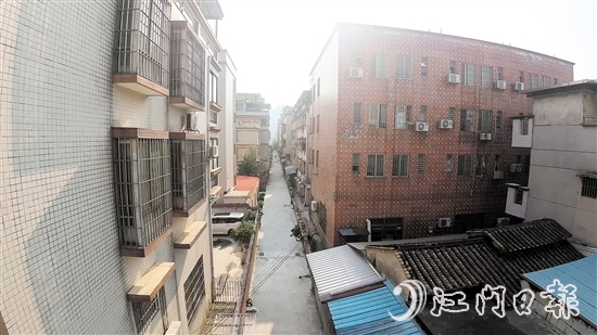 新昌明渠改造工程完成后，明渠兩側(cè)的人居環(huán)境得到明顯改善。