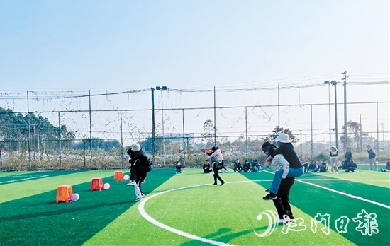 “攜手同行 “攜手同行