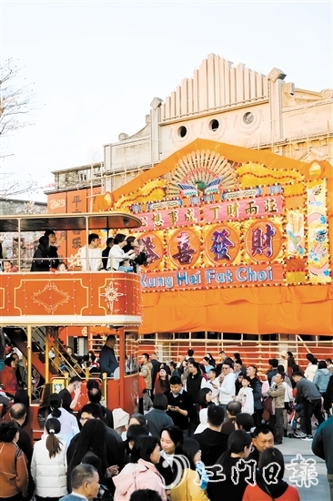 春節(jié)假期，赤坎華僑古鎮(zhèn)游人如織。