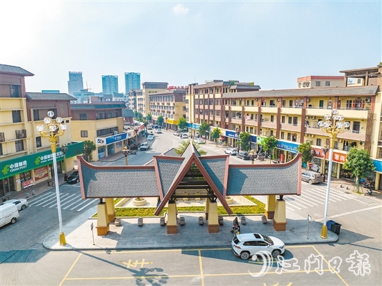 作為廣東省“百千萬(wàn)工程”首批典型鎮(zhèn)，崖門(mén)鎮(zhèn)致力打造美麗?ài)祖?zhèn)示范樣板。