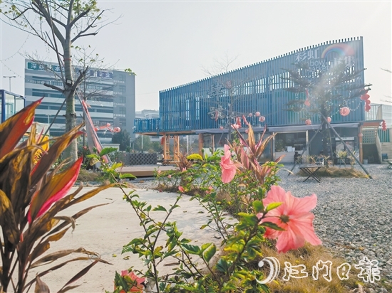 彩虹市集成為了沙崗村地標之一，是產(chǎn)業(yè)工人日常休閑娛樂的好去處。