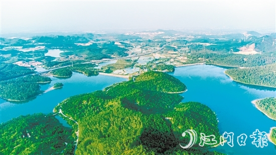 近年來，新會區(qū)堅持實施最嚴(yán)格水資源管理，強(qiáng)化用水總量和強(qiáng)度管控，加強(qiáng)水資源保護(hù)。