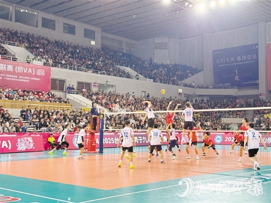 白沙隊（白色隊服）與臺城隊上演巔峰對決。