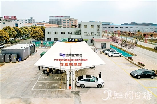 “共富充電站”位于沈海高速大槐出入口附近。