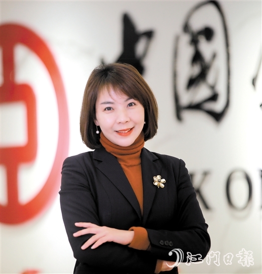 中國(guó)銀行江門分行高級(jí)經(jīng)理兼公司金融部主任鄧彩虹