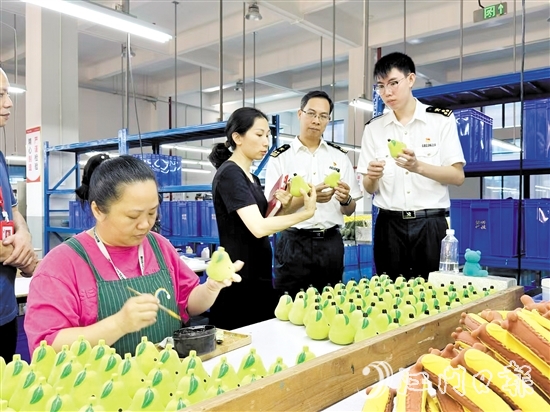 恩平海關(guān)積極主動(dòng)為企業(yè)提供服務(wù)。