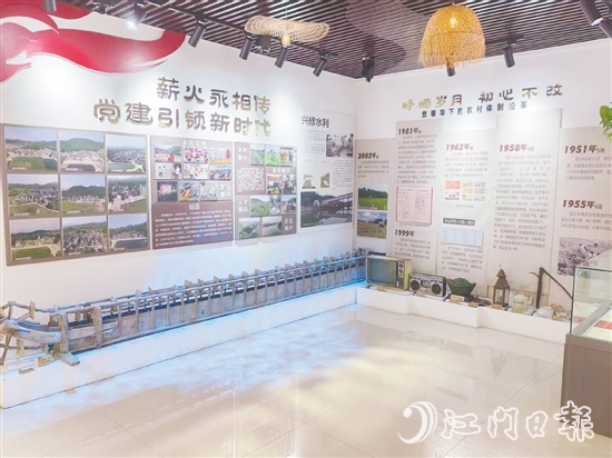 大田鎮(zhèn)“石山印記”村史館中的龍骨水車已有多年歷史。