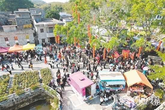 2024年，逾50萬人次游客在桂水村流連于僑村書屋、青年部落、濕地花海與非遺展演之間。