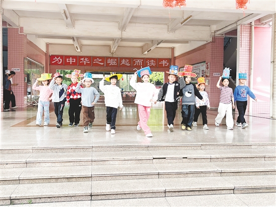 “數(shù)學(xué)π對”實現(xiàn)了“玩中學(xué)，學(xué)中樂”。