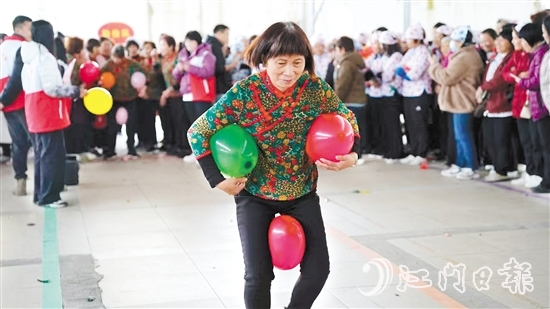 漁工姐妹熱情高漲，全身心投入到比賽中。