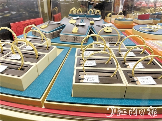 周大福、六福珠寶等金飾價(jià)格重回每克960元。