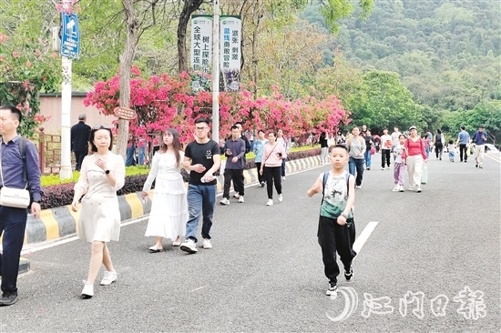 大雁山風(fēng)景區(qū)成為市民游客踏青郊游的好去處。