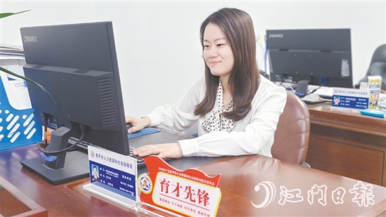 “人社先鋒”亮牌，發(fā)揮示范效應。