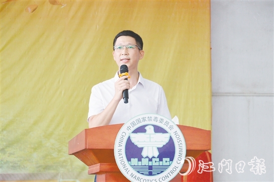 陳行芳深入基層開展法治宣傳教育。