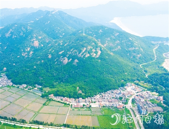 川島鎮(zhèn)飛東村依山傍海，擁有豐富美麗的旅游資源。