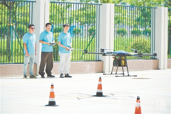 恩平市無人機培訓課現(xiàn)場。