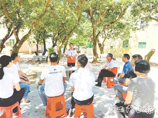 北陡鎮(zhèn)將理論宣講搬到田間地頭。