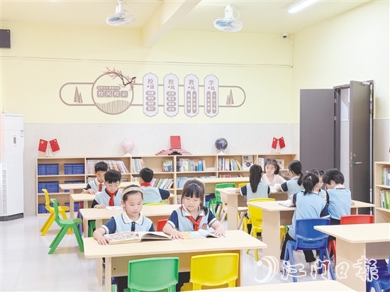 臺山市堅持以“書香臺山”建設為統(tǒng)領，推動全民閱讀蔚然成風。