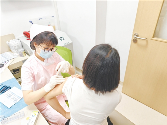 市民接種HPV疫苗。