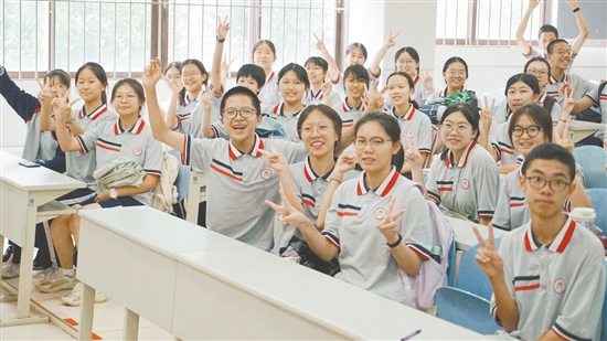 景賢學(xué)校學(xué)生：“我們考完啦！”
