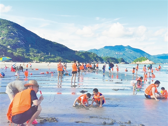 暑期，不妨到臺(tái)山川島踏浪。