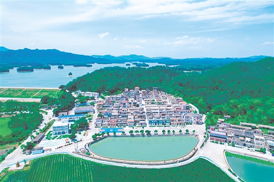 “十四五”規(guī)劃期間，我市投入各項(xiàng)移民資金3.29億元，建成開平市馬岡鎮(zhèn)六圩村等水庫移民美麗家園特色村。