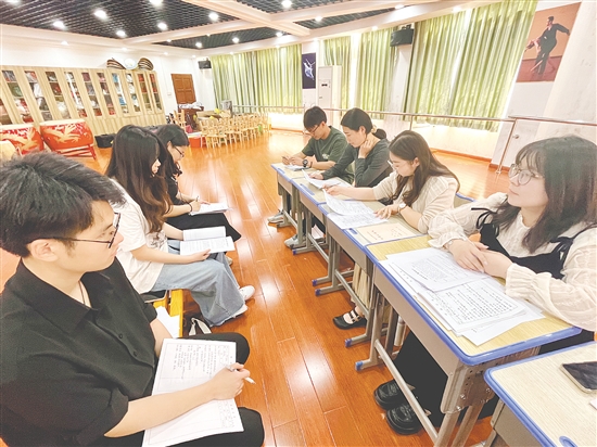 共和鎮(zhèn)中心小學(xué)音樂教師開展日常磨課等活動(dòng)，提升教學(xué)水平。