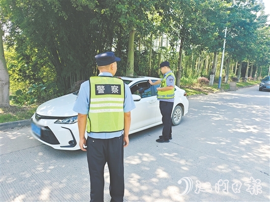 恩平公安保持對(duì)各類交通違法行為的高壓態(tài)勢(shì)。