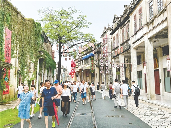 深中通道通車以來，我市旅游景區(qū)港澳游客增多。