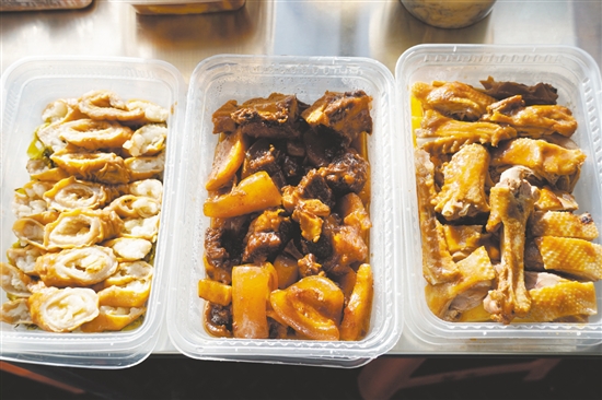 外擺菜品豐富。